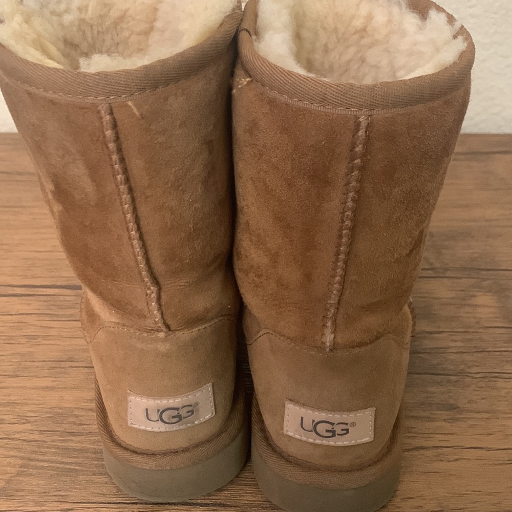 Ugg - image 2